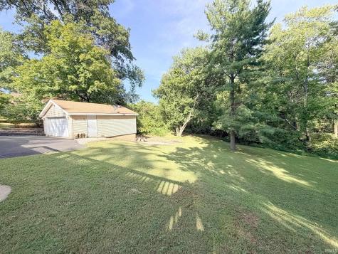 8921 Petersburg Road Evansville IN 47725
