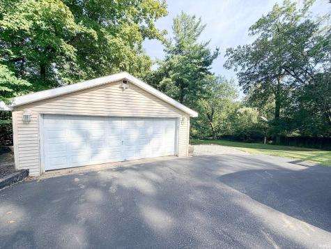 8921 Petersburg Road Evansville IN 47725