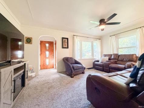 8921 Petersburg Road Evansville IN 47725