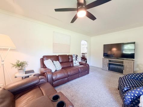8921 Petersburg Road Evansville IN 47725