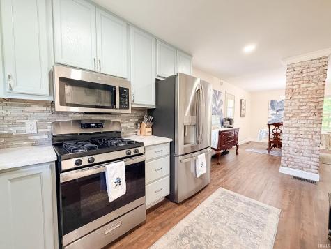 8921 Petersburg Road Evansville IN 47725