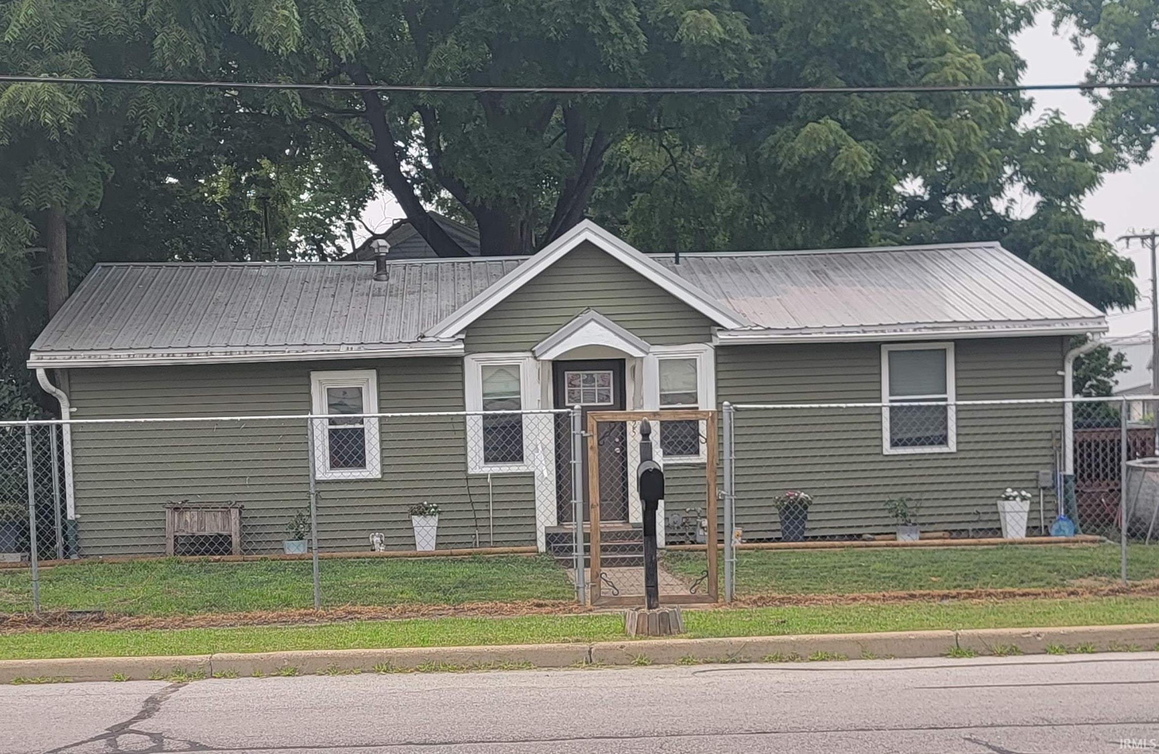 125 N Bowen Avenue Bremen IN 46506