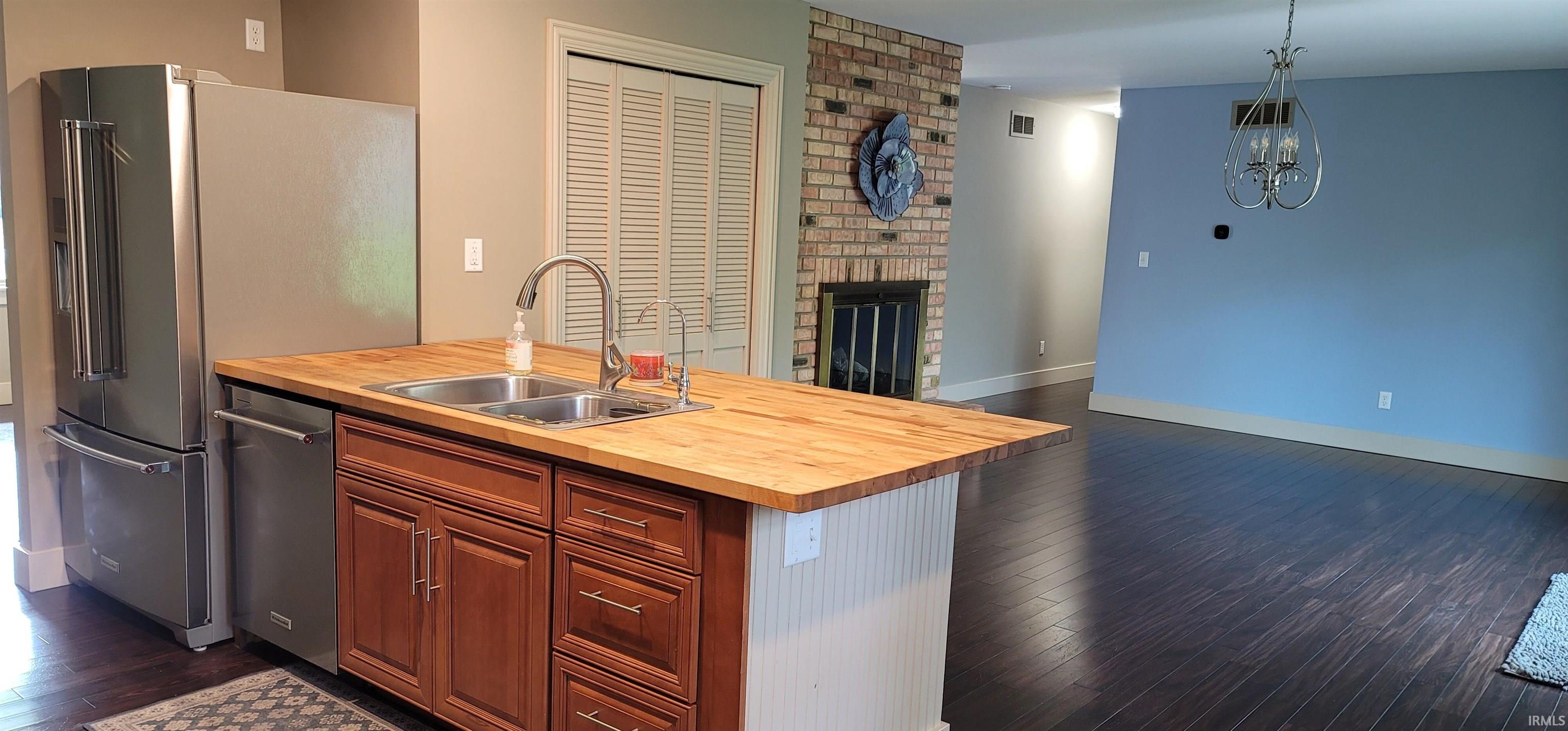 54519 Whispering Oak Drive Mishawaka IN 46545