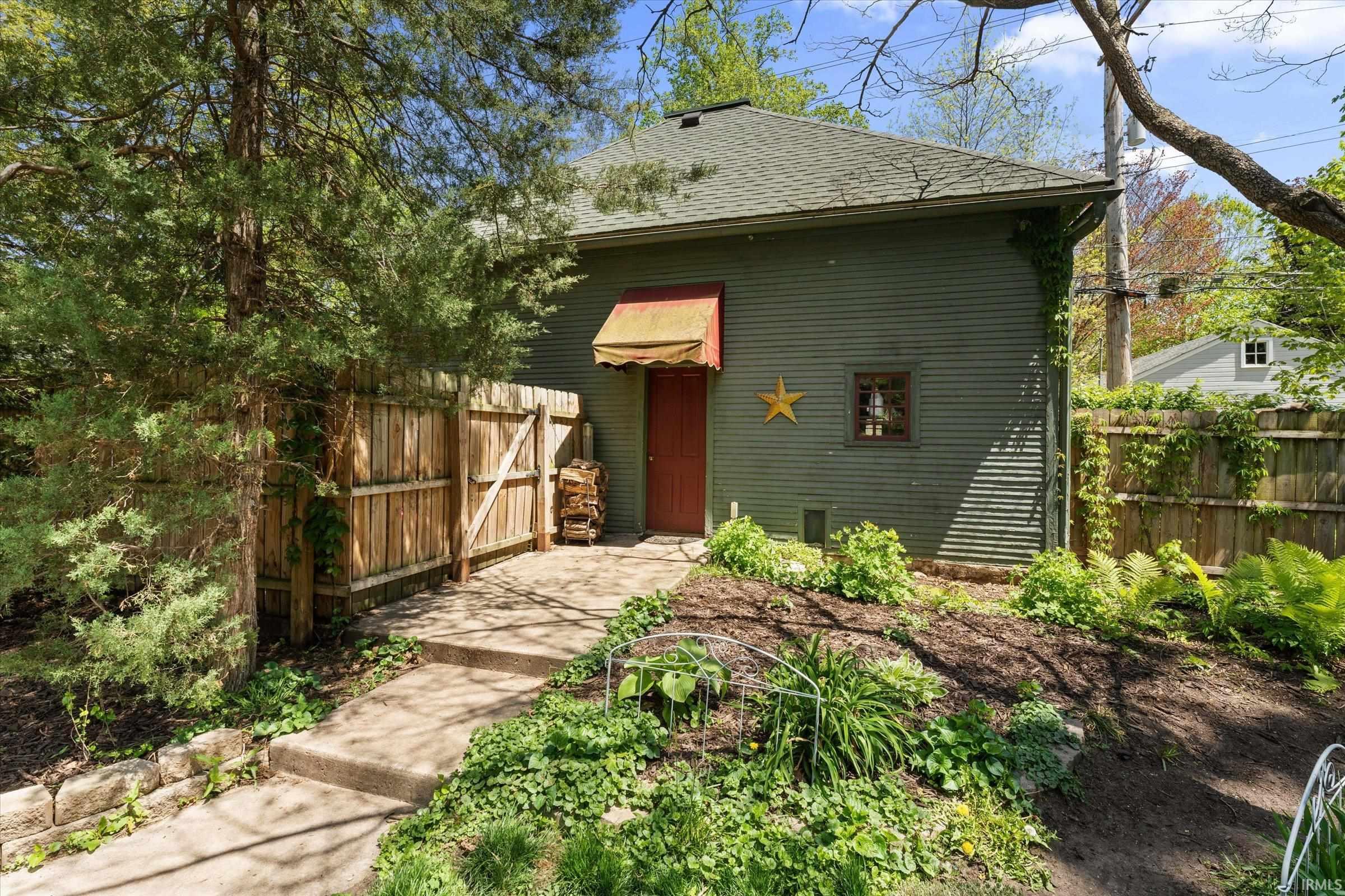 414 S 6th Street Goshen IN 46526