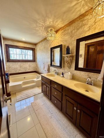 7024 Windshire Drive Fort Wayne IN 46814