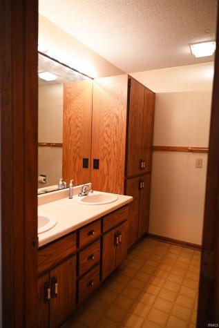 2128 Ransom Drive Fort Wayne IN 46845