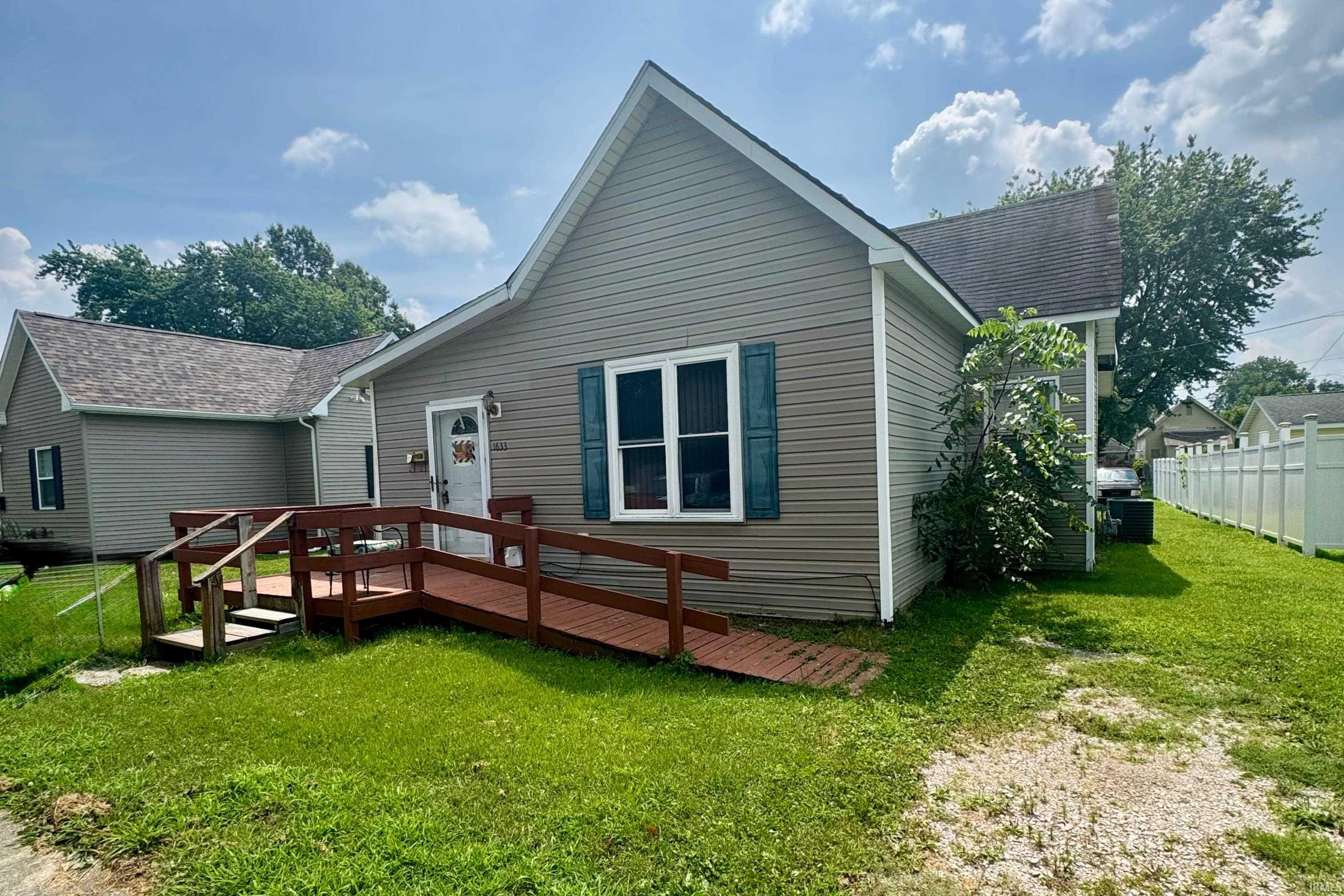 1633 N 11th Street Vincennes IN 47591