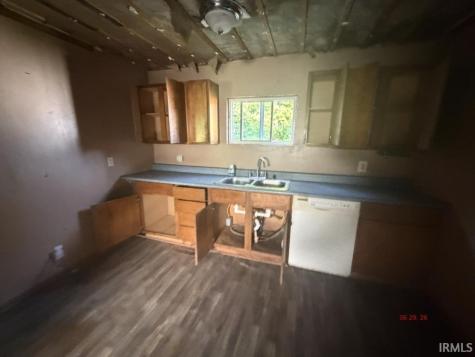 517 E 4th Street Hartford City IN 47348