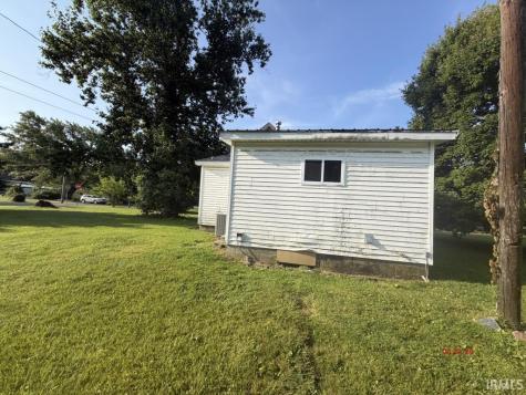 517 E 4th Street Hartford City IN 47348