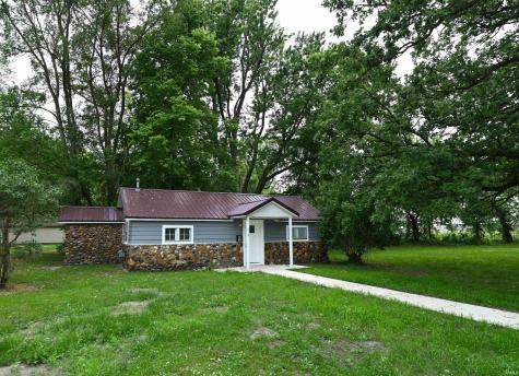 319 W 13th Street Winamac IN 46996