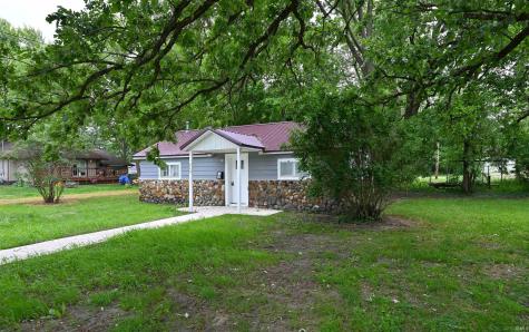 319 W 13th Street Winamac IN 46996