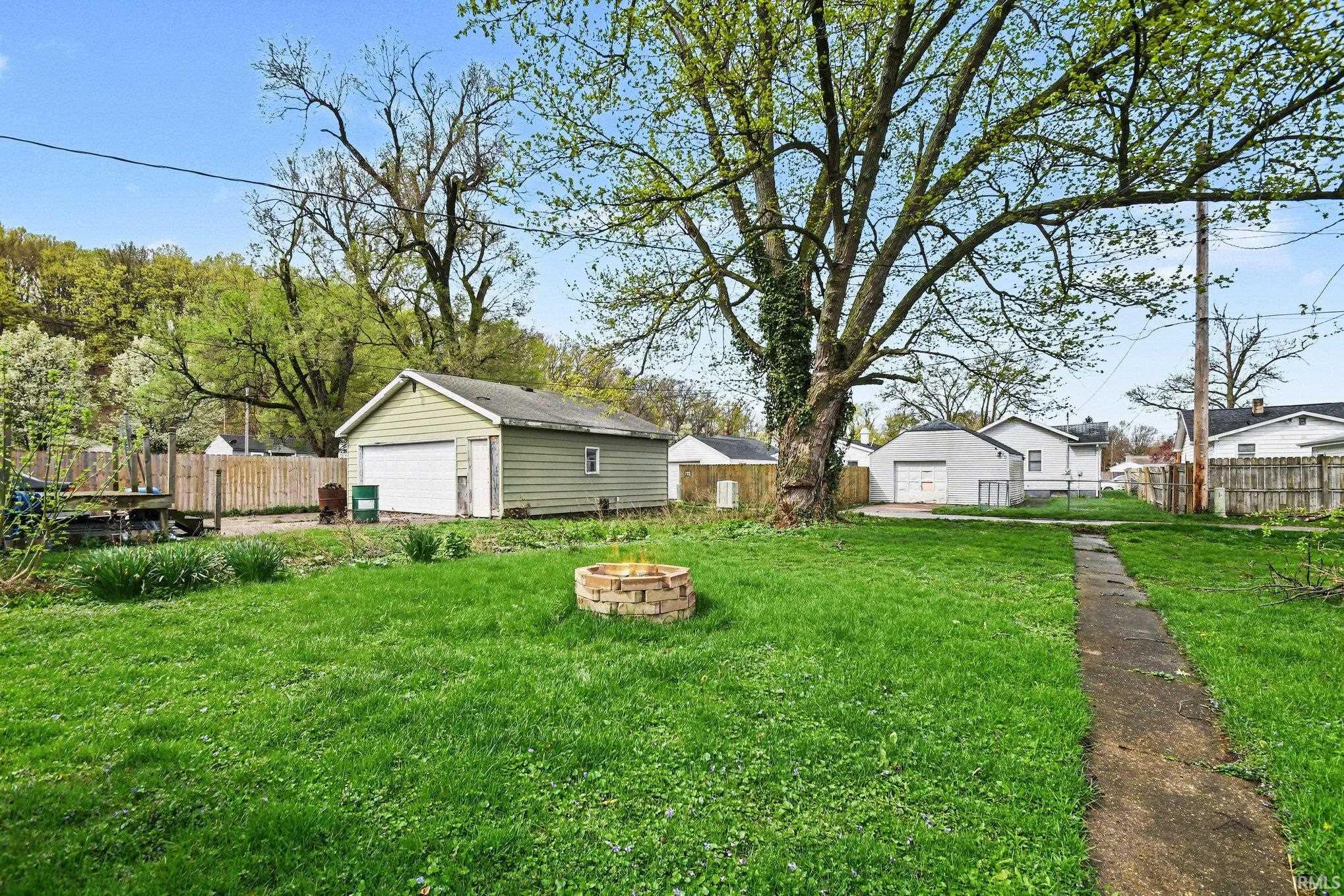 1009 Somerset Avenue Mishawaka IN 46544