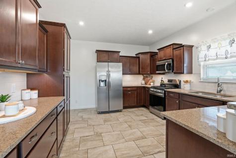 3293 Charlais Circle Delphi IN 46923
