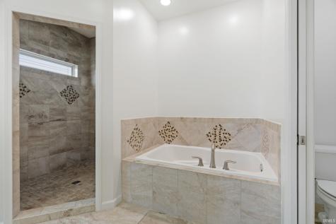 3293 Charlais Circle Delphi IN 46923