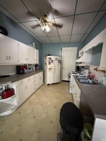 909 NE A Street Linton IN 47441