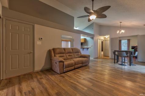 5825 Crossfield Drive Evansville IN 47715
