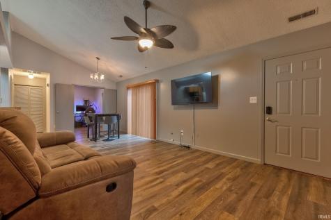 5825 Crossfield Drive Evansville IN 47715
