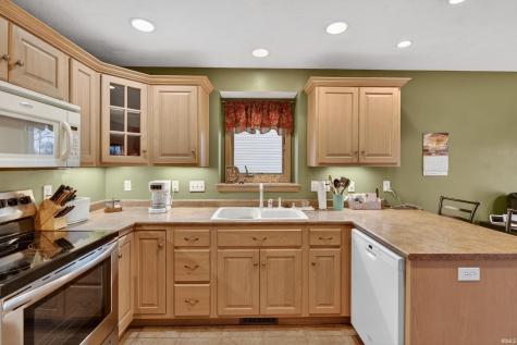 221 Ballenshire Lane Kendallville IN 46755