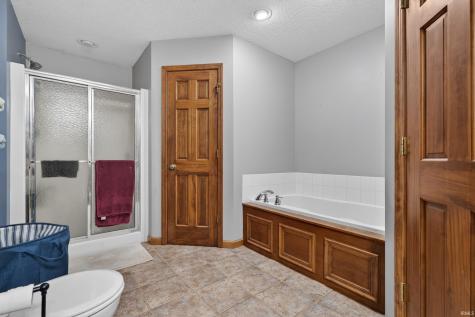 221 Ballenshire Lane Kendallville IN 46755