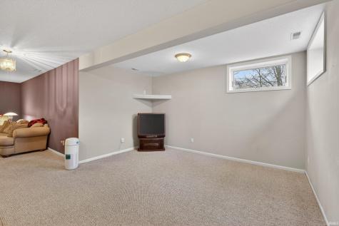 221 Ballenshire Lane Kendallville IN 46755