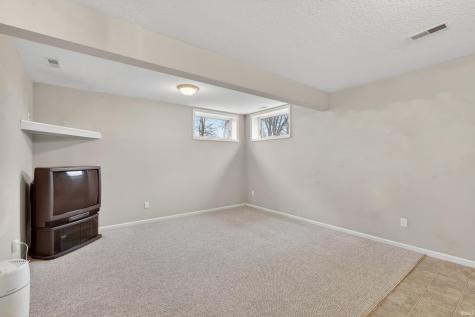 221 Ballenshire Lane Kendallville IN 46755