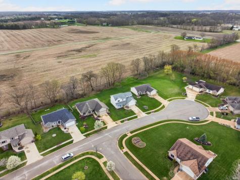 221 Ballenshire Lane Kendallville IN 46755