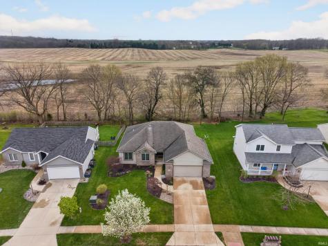 221 Ballenshire Lane Kendallville IN 46755