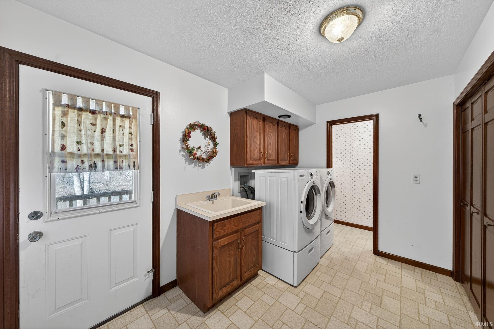 54459 Hunters Court Elkhart IN 46514