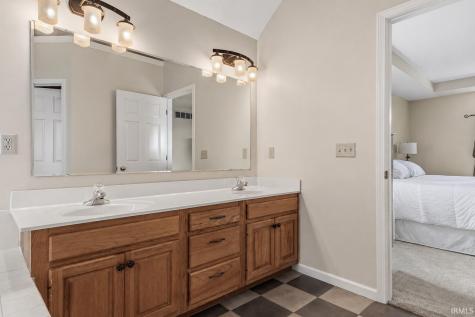 2306 Longleaf Court Fort Wayne IN 46814