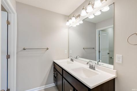 929 Meravi Cove Fort Wayne IN 46818