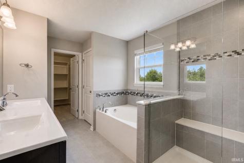 929 Meravi Cove Fort Wayne IN 46818