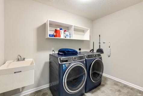 929 Meravi Cove Fort Wayne IN 46818