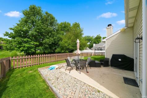 2204 Cedarwood Way Fort Wayne IN 46804