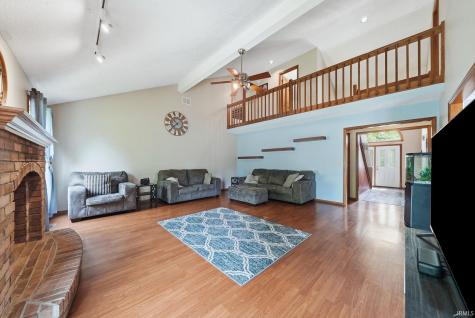 2204 Cedarwood Way Fort Wayne IN 46804