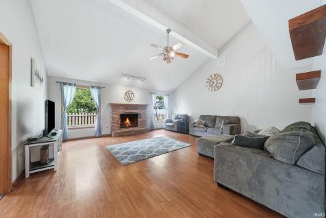 2204 Cedarwood Way Fort Wayne IN 46804