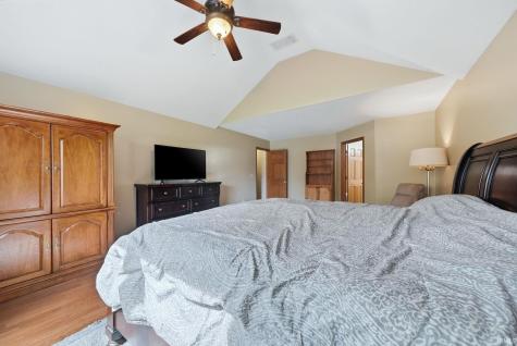 2204 Cedarwood Way Fort Wayne IN 46804