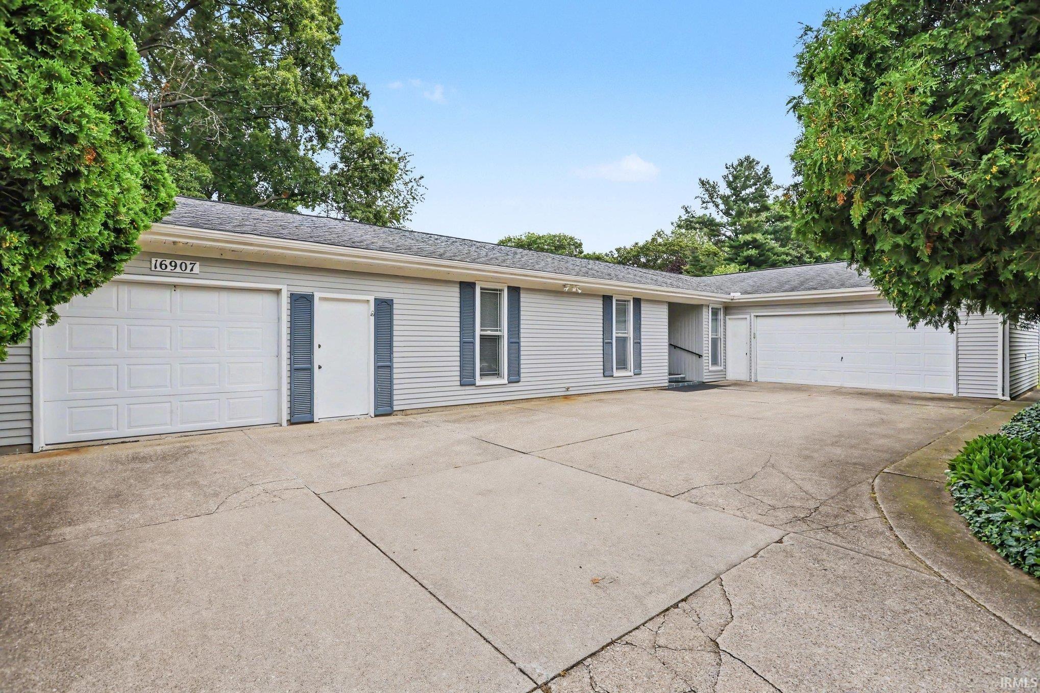 South Bend IN, 16907 Colony Drive