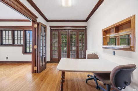 103 E Walnut Street Chalmers IN 47929