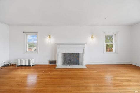 103 E Walnut Street Chalmers IN 47929