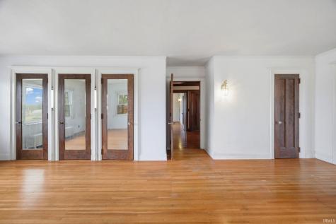103 E Walnut Street Chalmers IN 47929