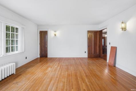 103 E Walnut Street Chalmers IN 47929