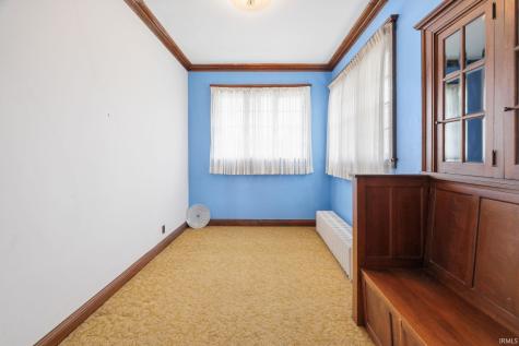 103 E Walnut Street Chalmers IN 47929