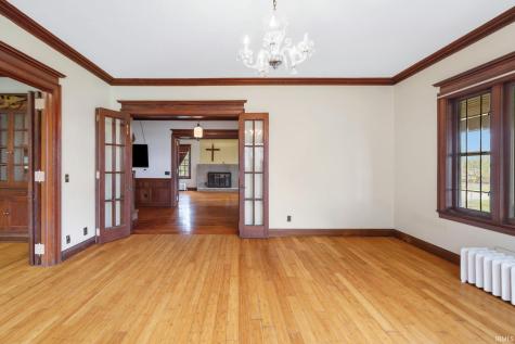 103 E Walnut Street Chalmers IN 47929
