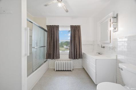 103 E Walnut Street Chalmers IN 47929