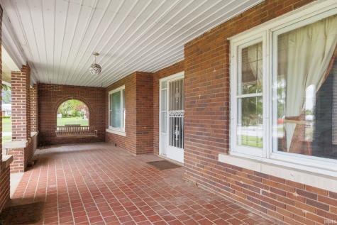 103 E Walnut Street Chalmers IN 47929
