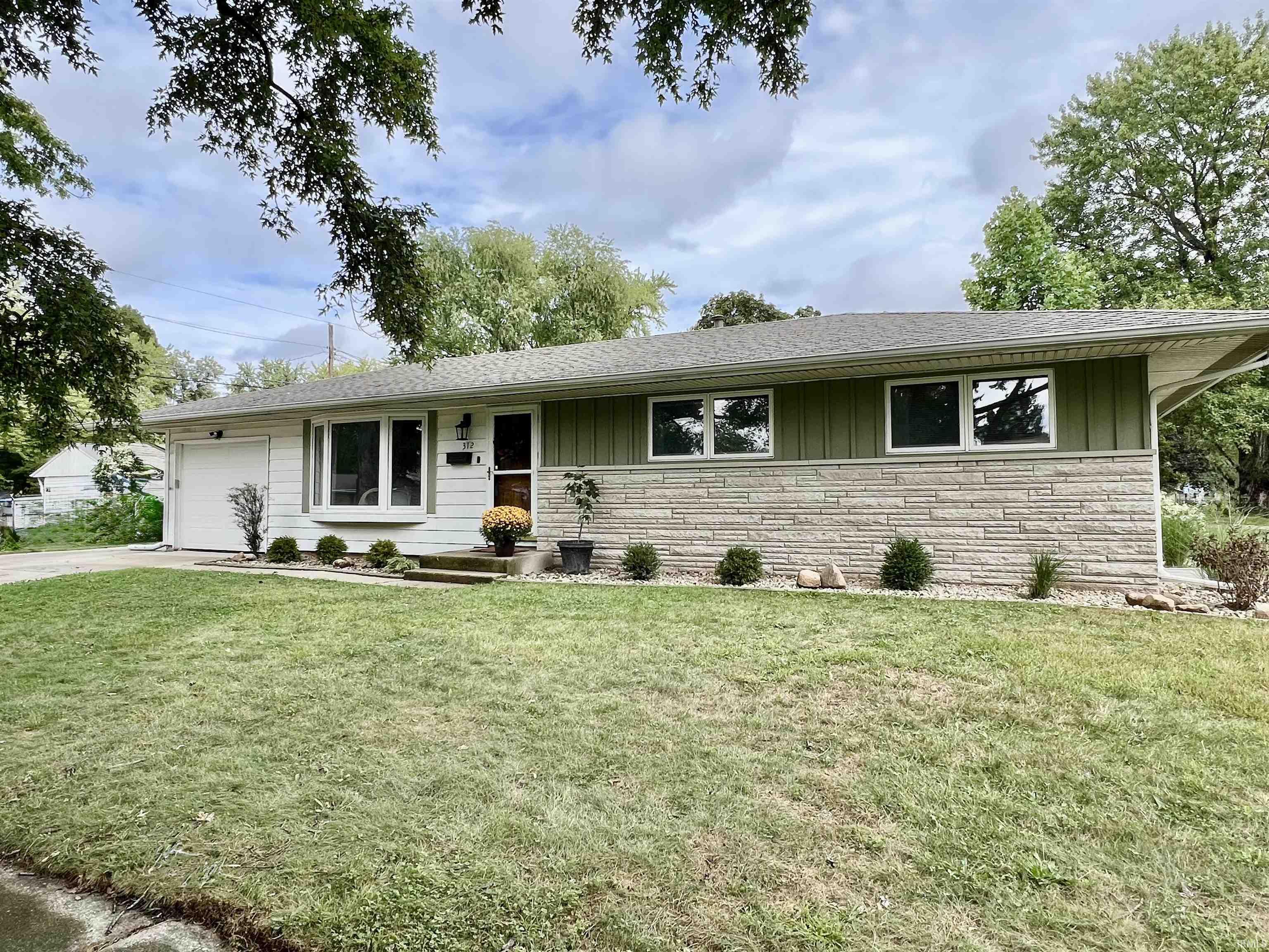 312 Maple Court Goshen IN 46526