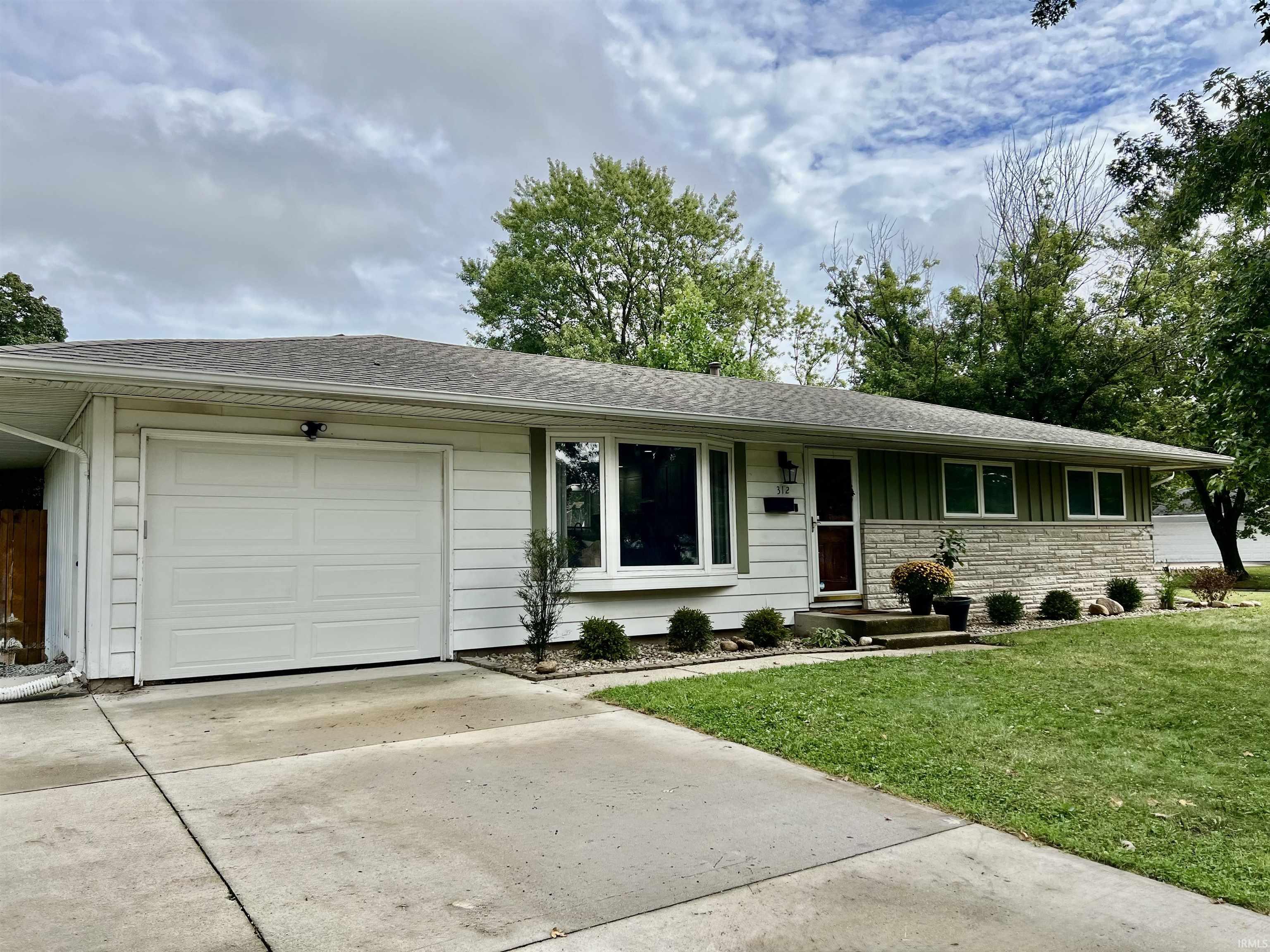 312 Maple Court Goshen IN 46526