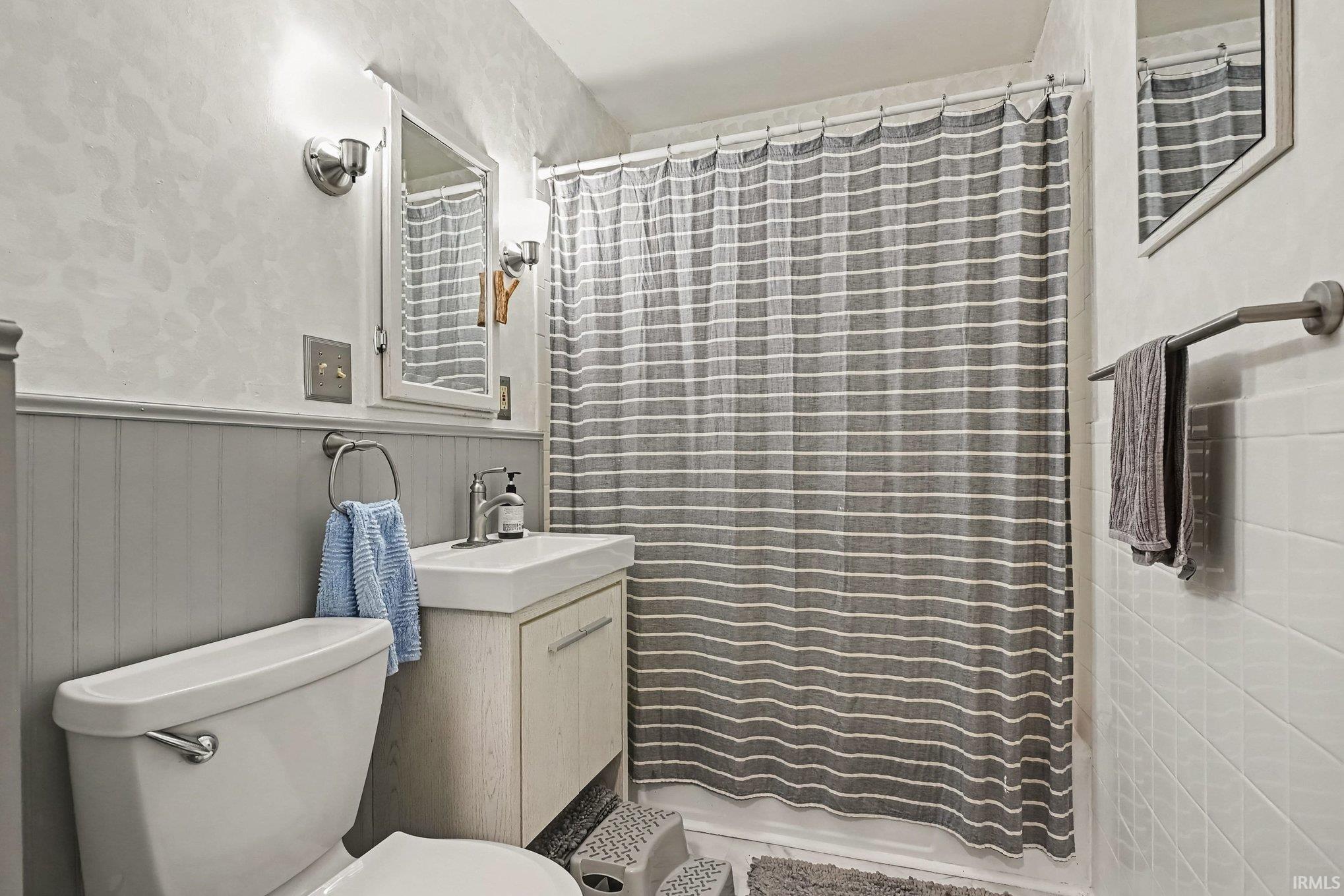 1226 E Clark Street Warsaw IN 46580