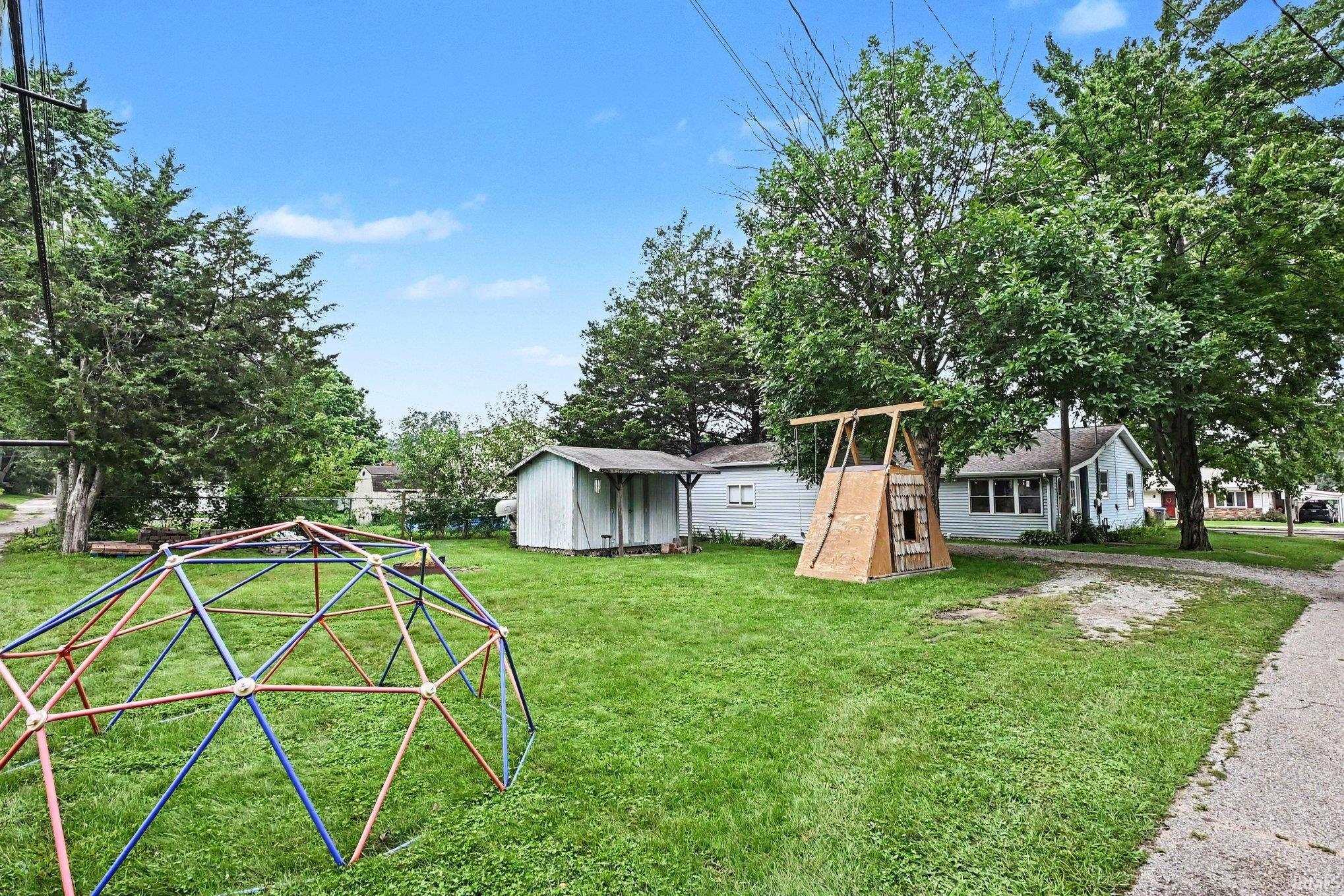 1226 E Clark Street Warsaw IN 46580