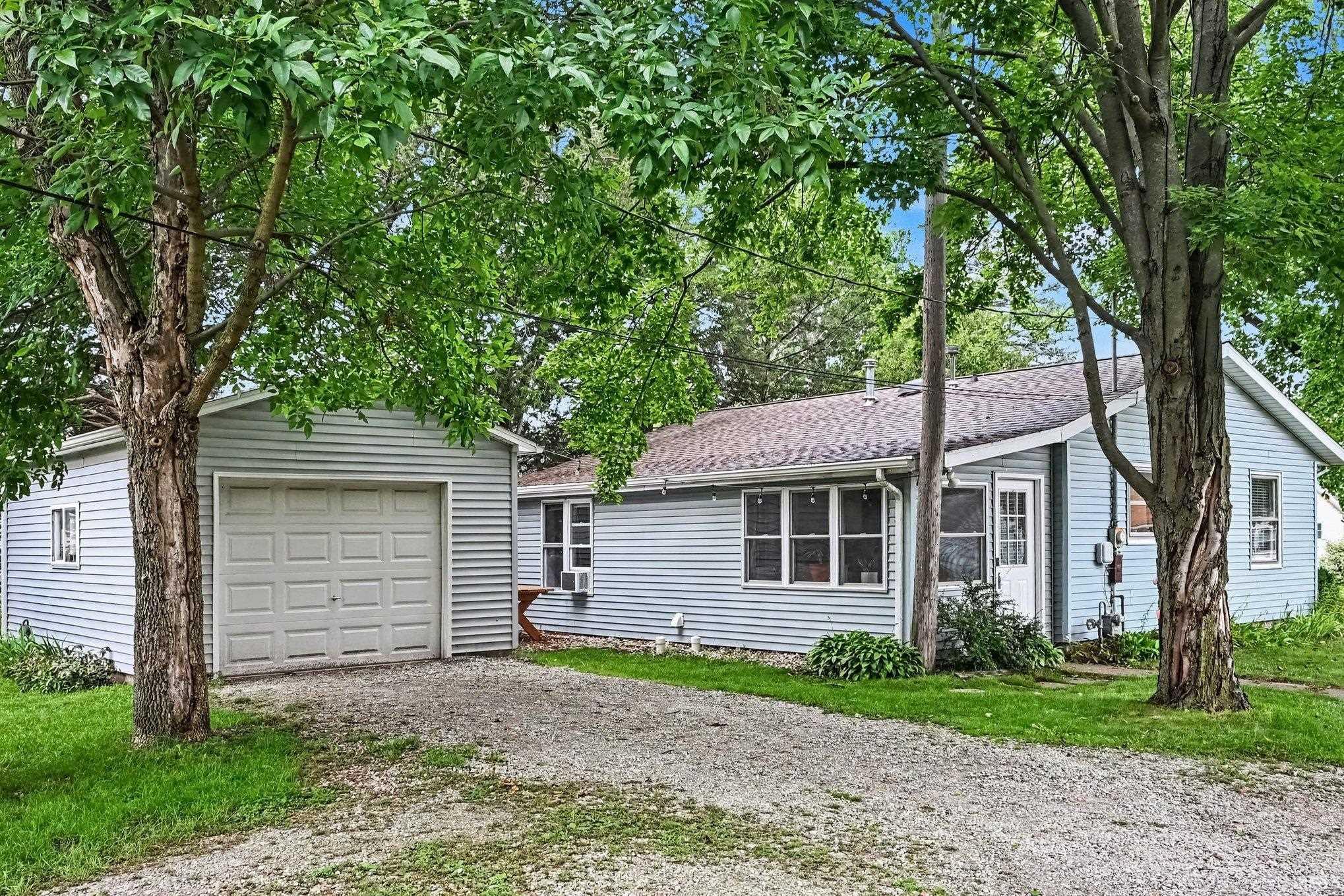 1226 E Clark Street Warsaw IN 46580